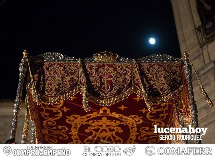 Galería: Elegancia pura en el desfile procesional del crucificado de La Sangre y María Santísima del Mayor Dolor Galería: Elegancia pura en el desfile procesional del crucificado de La Sangre y María Santísima del Mayor Dolor