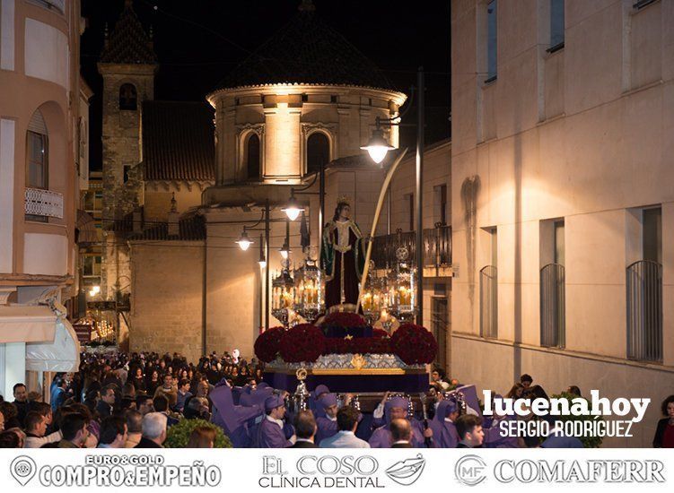 Galería: Luto y consternación en la procesión del Santo Entierro