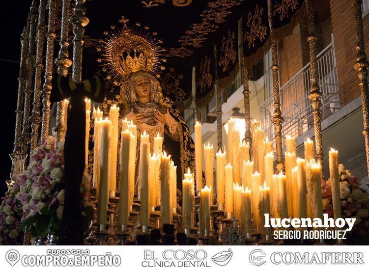 Galería: Luto y consternación en la procesión del Santo Entierro