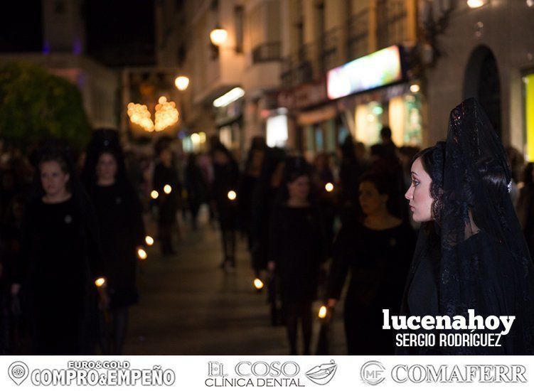 Galería: Luto y consternación en la procesión del Santo Entierro