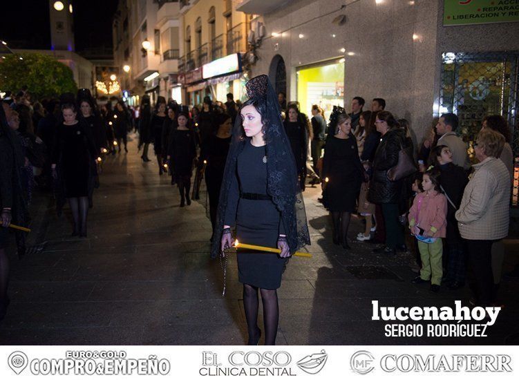 Galería: Luto y consternación en la procesión del Santo Entierro