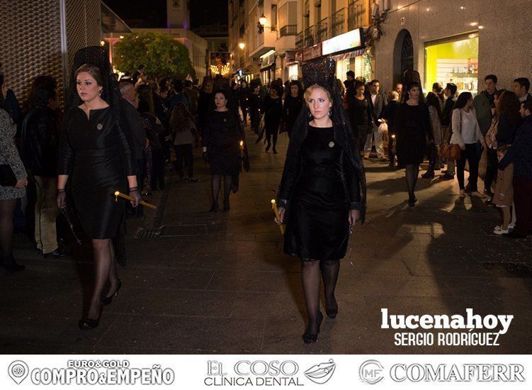 Galería: Luto y consternación en la procesión del Santo Entierro