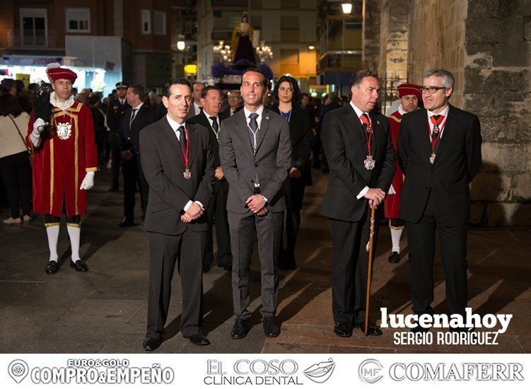 Galería: Luto y consternación en la procesión del Santo Entierro Galería: Luto y consternación en la procesión del Santo Entierro