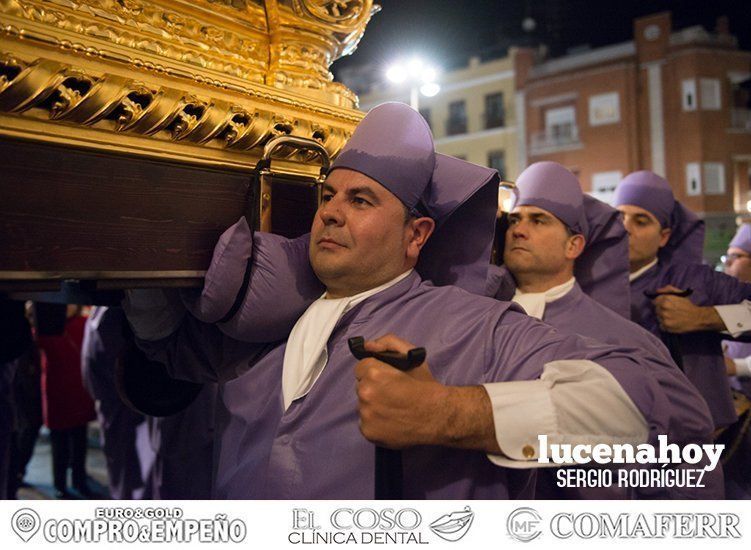 Galería: Luto y consternación en la procesión del Santo Entierro Galería: Luto y consternación en la procesión del Santo Entierro