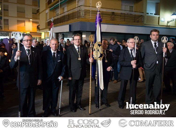 Galería: Luto y consternación en la procesión del Santo Entierro Galería: Luto y consternación en la procesión del Santo Entierro