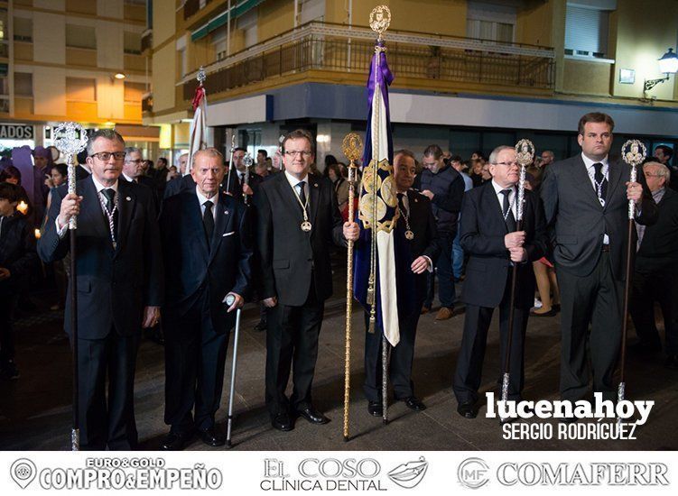 Galería: Luto y consternación en la procesión del Santo Entierro