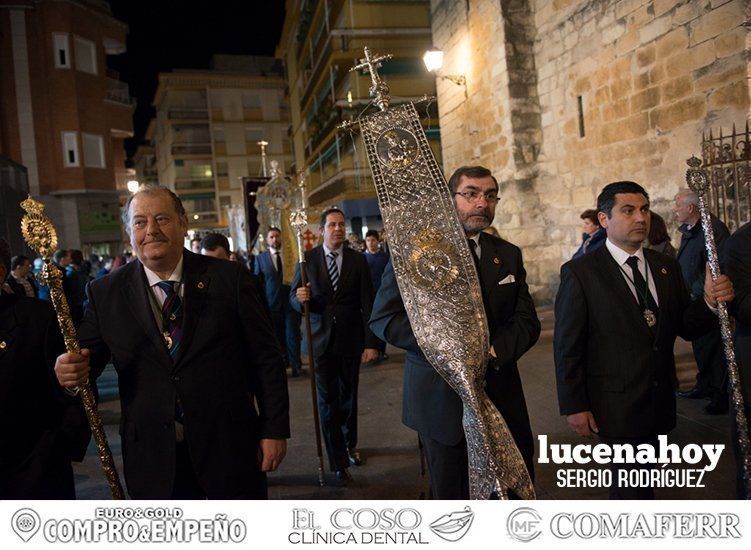 Galería: Luto y consternación en la procesión del Santo Entierro