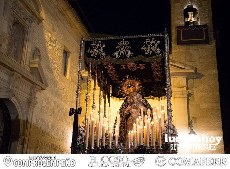 Galería: Luto y consternación en la procesión del Santo Entierro