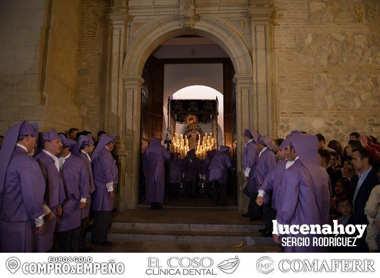 Galería: Luto y consternación en la procesión del Santo Entierro