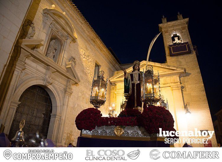 Galería: Luto y consternación en la procesión del Santo Entierro Galería: Luto y consternación en la procesión del Santo Entierro