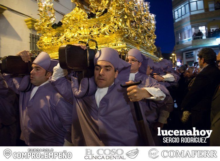 Galería: Luto y consternación en la procesión del Santo Entierro