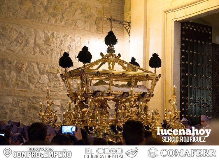 Galería: Luto y consternación en la procesión del Santo Entierro Galería: Luto y consternación en la procesión del Santo Entierro