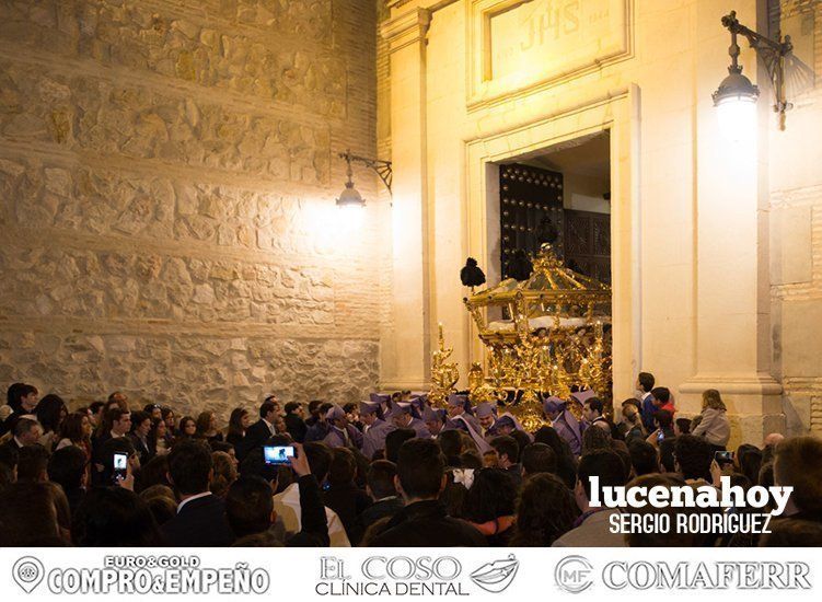 Galería: Luto y consternación en la procesión del Santo Entierro