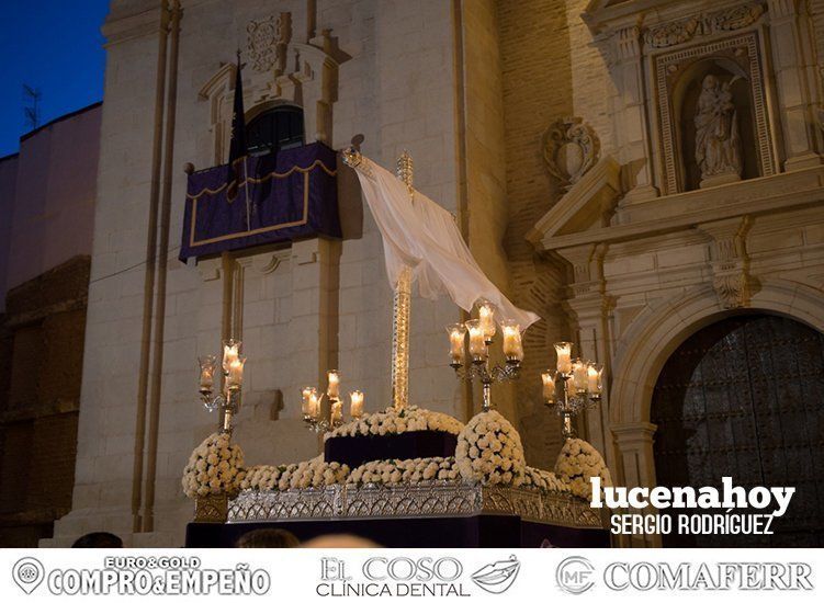 Galería: Luto y consternación en la procesión del Santo Entierro Galería: Luto y consternación en la procesión del Santo Entierro