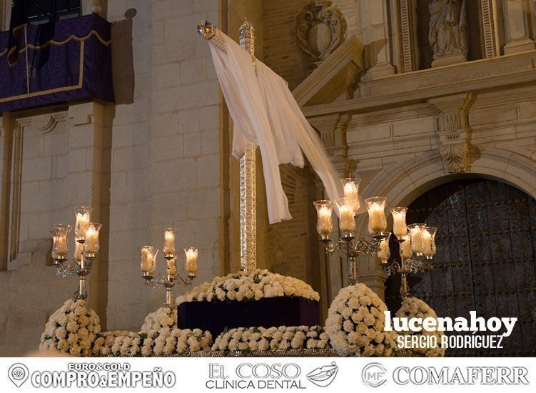 Galería: Luto y consternación en la procesión del Santo Entierro