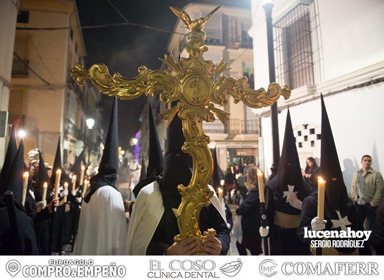 Galería: La Virgen de la Soledad augura la Resurrección en Lucena