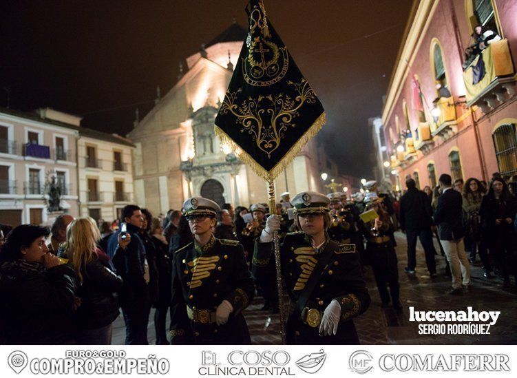 Galería: La Virgen de la Soledad augura la Resurrección en Lucena