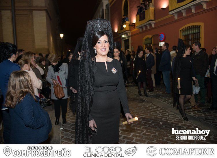 Galería: La Virgen de la Soledad augura la Resurrección en Lucena