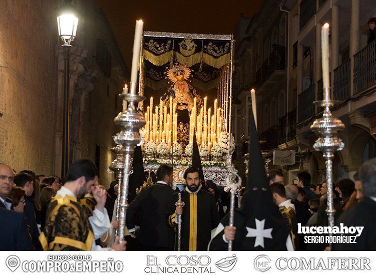 Galería: La Virgen de la Soledad augura la Resurrección en Lucena