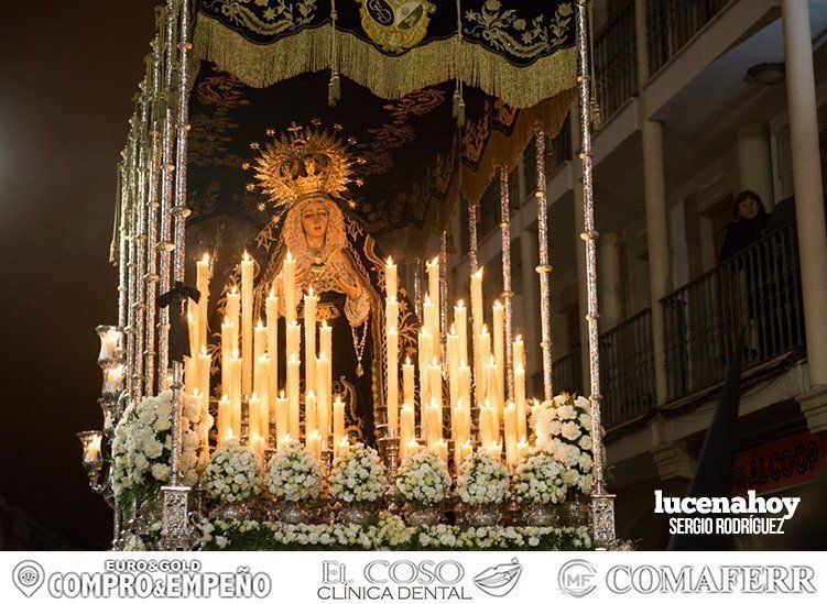 Galería: La Virgen de la Soledad augura la Resurrección en Lucena