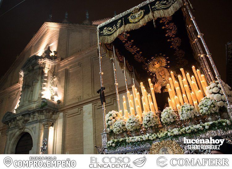 Galería: La Virgen de la Soledad augura la Resurrección en Lucena