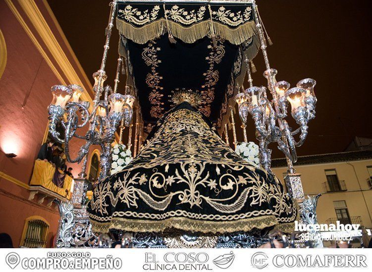 Galería: La Virgen de la Soledad augura la Resurrección en Lucena