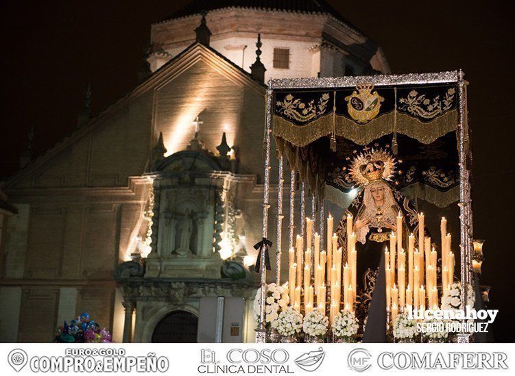 Galería: La Virgen de la Soledad augura la Resurrección en Lucena