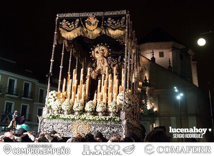 Galería: La Virgen de la Soledad augura la Resurrección en Lucena