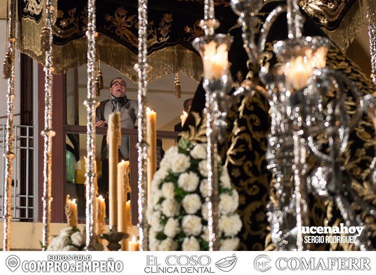 Galería: La Virgen de la Soledad augura la Resurrección en Lucena