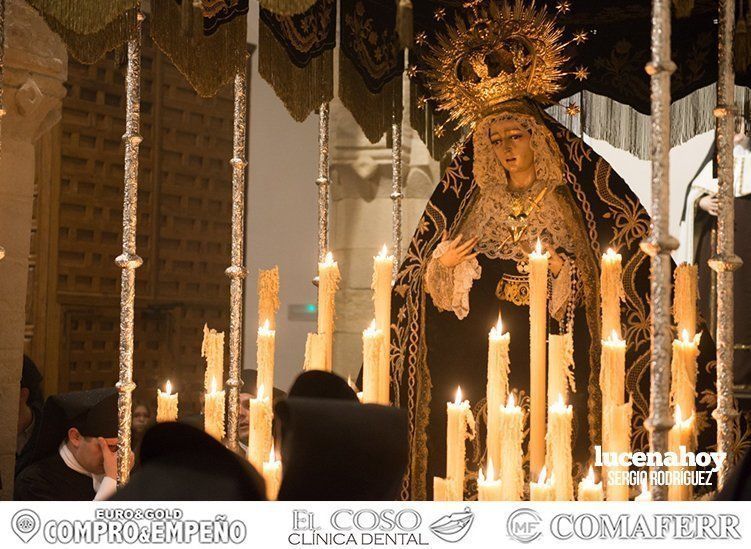 Galería: La Virgen de la Soledad augura la Resurrección en Lucena