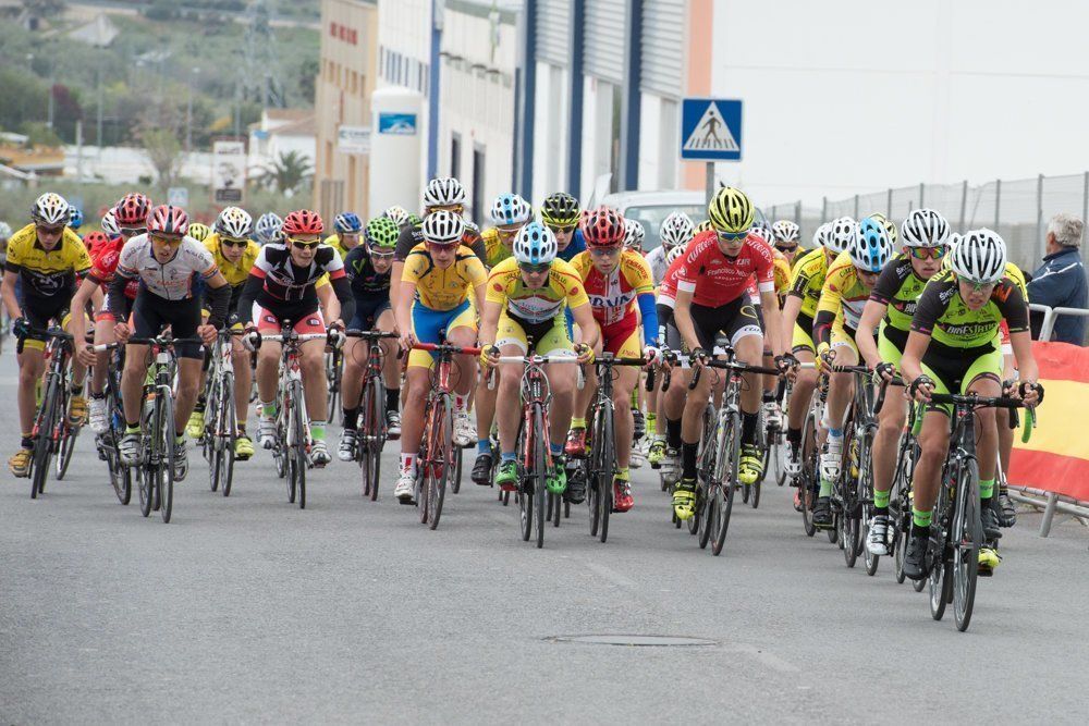 Galería: 200 ciclistas participan en el Gran Premio José María Sánchez Raya