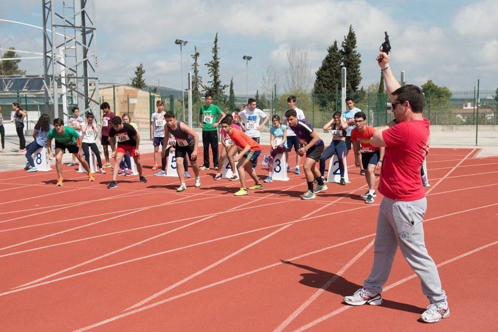 Galería: 450 estudiantes de los institutos lucentinos participan en las Olimpiadas de Secundaria.