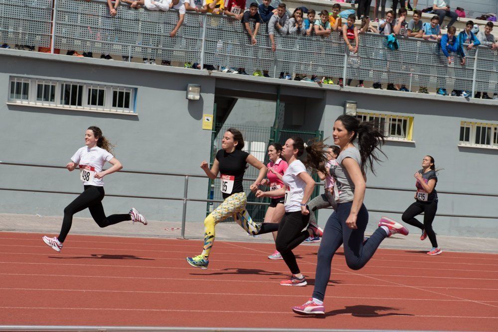 Galería: 450 estudiantes de los institutos lucentinos participan en las Olimpiadas de Secundaria.