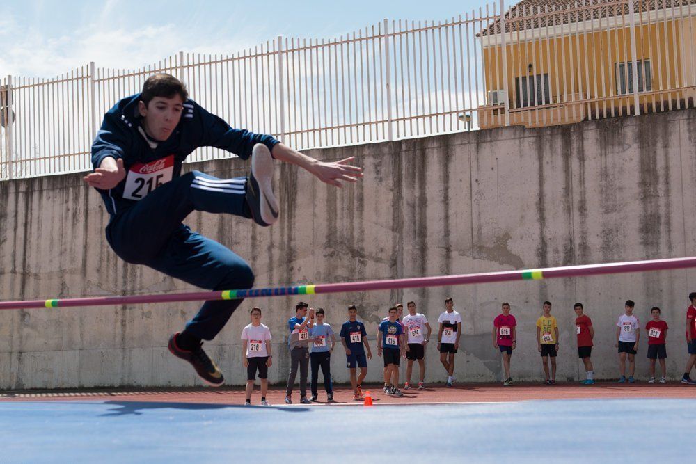 Galería: 450 estudiantes de los institutos lucentinos participan en las Olimpiadas de Secundaria.