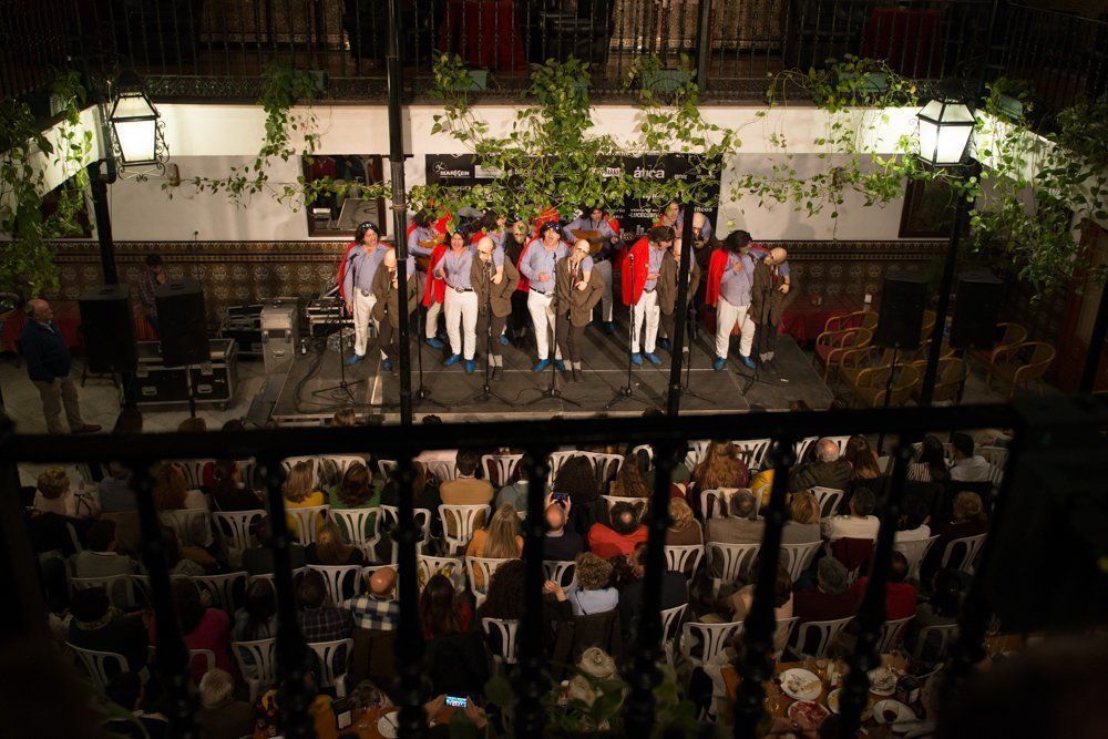 La chirigota del Selu deja en el Círculo Lucentino sabor a Cádiz con retazos del mejor carnaval