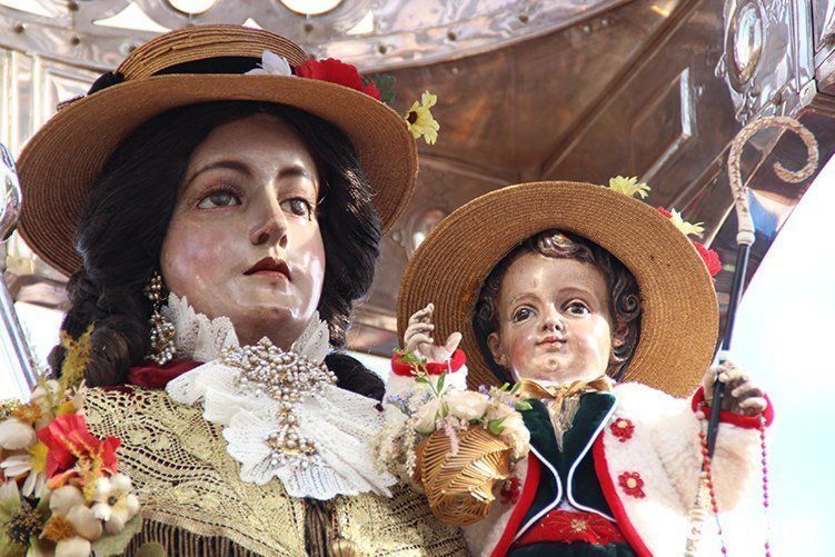 Galería: Miles de lucentinos acompañan a María Stma. de Araceli en la romería de Bajada Galería: Miles de lucentinos acompañan a María Stma. de Araceli en la romería de Bajada