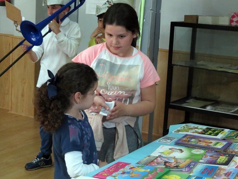 Galería: Truequelibro en el Colegio Nuestra Señora de Araceli