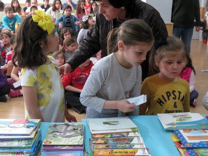 Galería: Truequelibro en el Colegio Nuestra Señora de Araceli