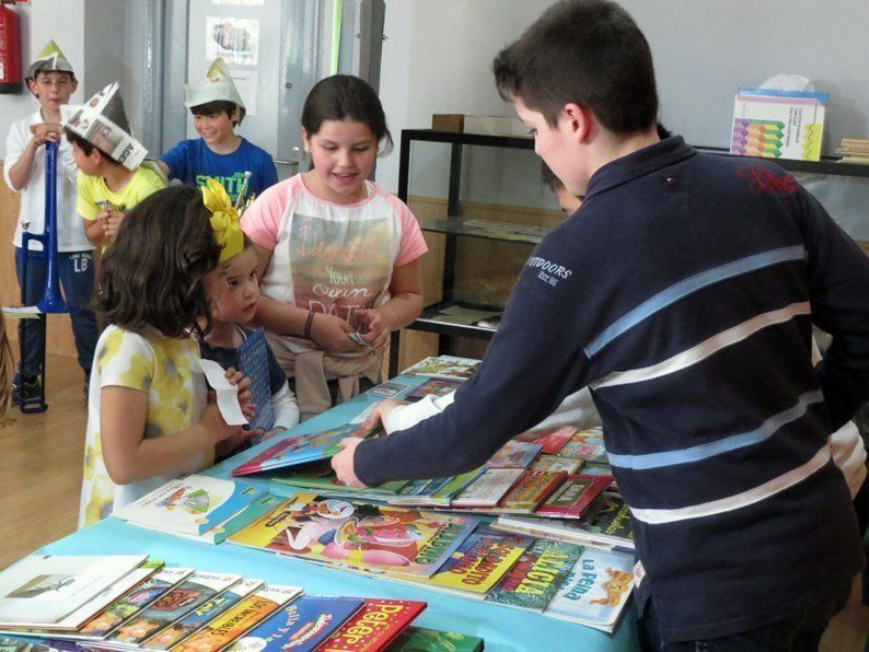 Galería: Truequelibro en el Colegio Nuestra Señora de Araceli