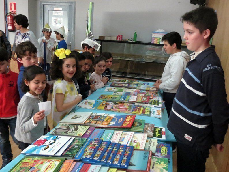 Galería: Truequelibro en el Colegio Nuestra Señora de Araceli