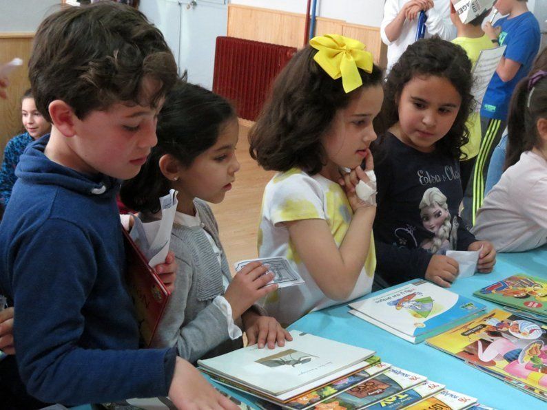 Galería: Truequelibro en el Colegio Nuestra Señora de Araceli