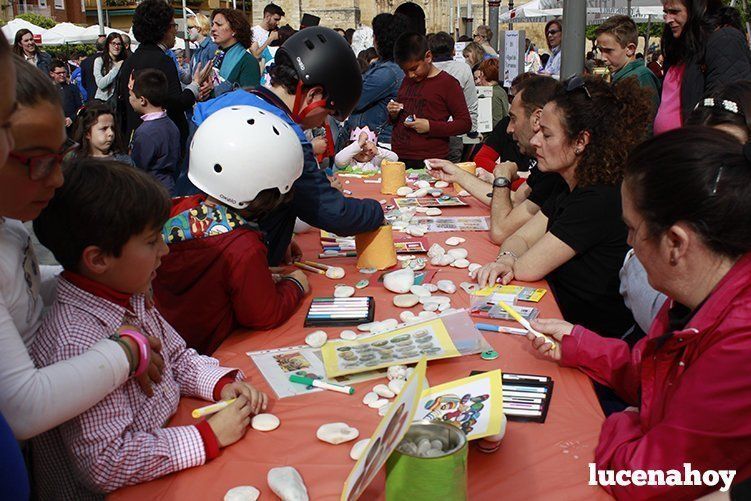 Galería: Cientos de niños participaron en la "Tarde de libros" en la Plaza Nueva