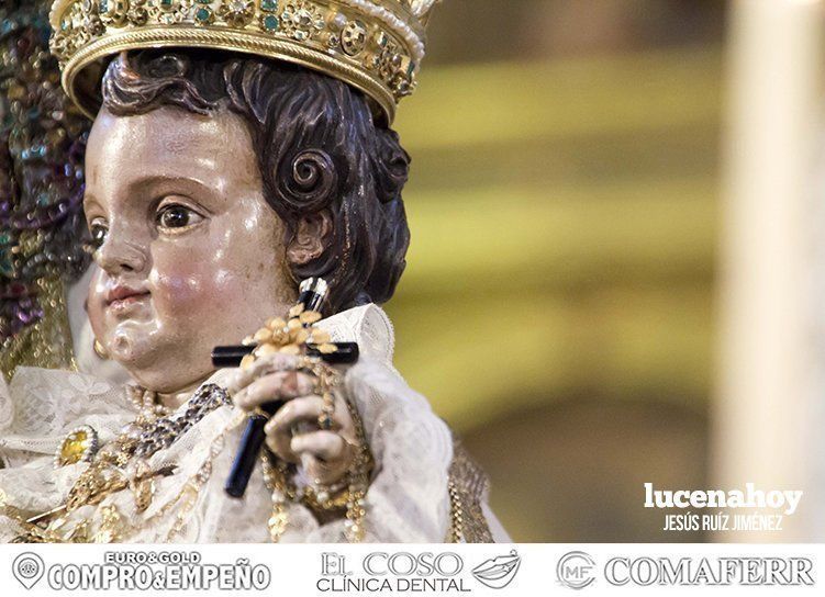 Galería: Largas colas en San Mateo para asistir al Besamanos de la Virgen de Araceli