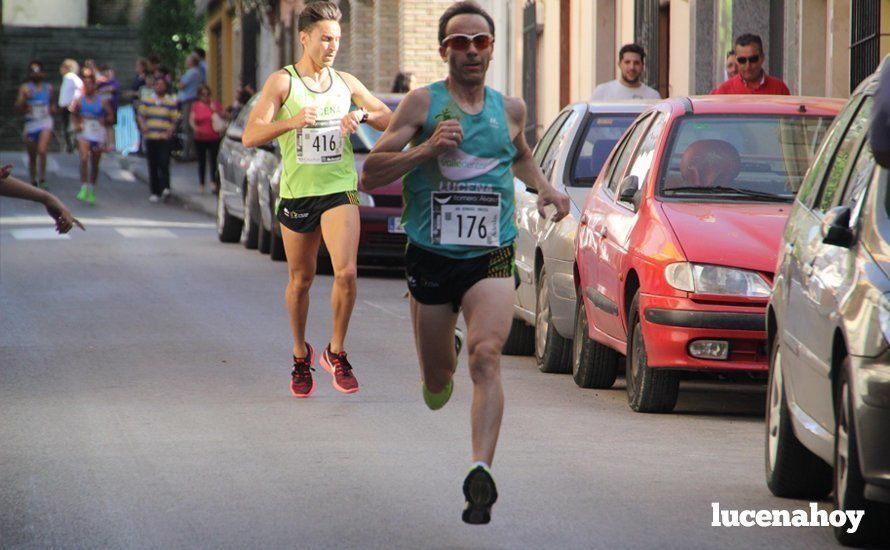 Galería 1: Una marea morada toma las calles de Lucena en la I Carrera Nazarena. Fotos de Jesús Ruiz Jiménez