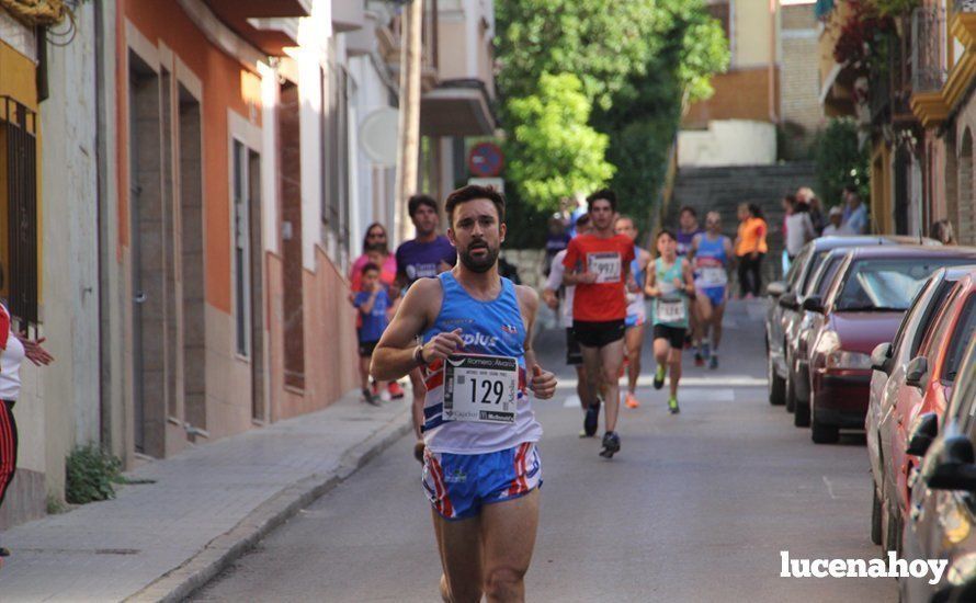 Galería 1: Una marea morada toma las calles de Lucena en la I Carrera Nazarena. Fotos de Jesús Ruiz Jiménez