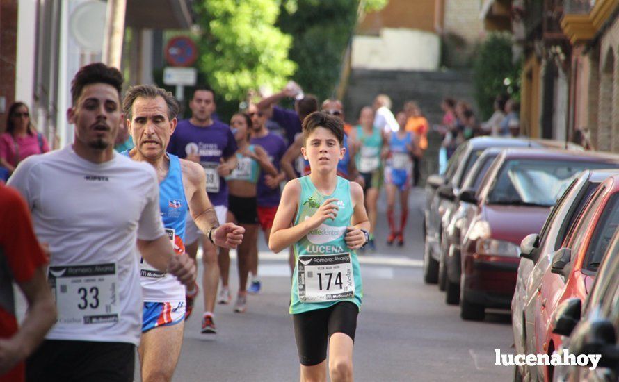 Galería 1: Una marea morada toma las calles de Lucena en la I Carrera Nazarena. Fotos de Jesús Ruiz Jiménez