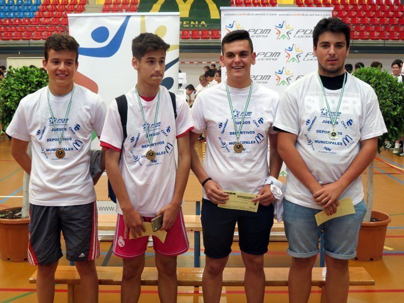 Galería: La entrega de premios y regalos clausura los Juegos Deportivos Municipales 2016 Galería: La entrega de premios y regalos clausura los Juegos Deportivos Municipales 2016