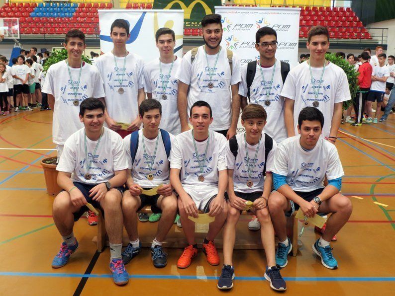 Galería: La entrega de premios y regalos clausura los Juegos Deportivos Municipales 2016 Galería: La entrega de premios y regalos clausura los Juegos Deportivos Municipales 2016