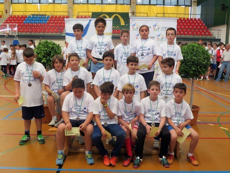 Galería: La entrega de premios y regalos clausura los Juegos Deportivos Municipales 2016 Galería: La entrega de premios y regalos clausura los Juegos Deportivos Municipales 2016