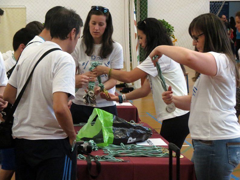 Galería: La entrega de premios y regalos clausura los Juegos Deportivos Municipales 2016 Galería: La entrega de premios y regalos clausura los Juegos Deportivos Municipales 2016